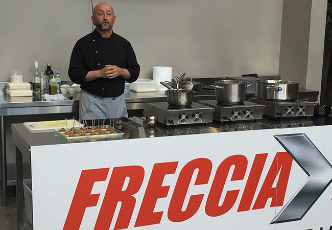 frecciainox-showroom-lissone-attrezzature-per-ristorazione-show-cooking-riccardo-carminati