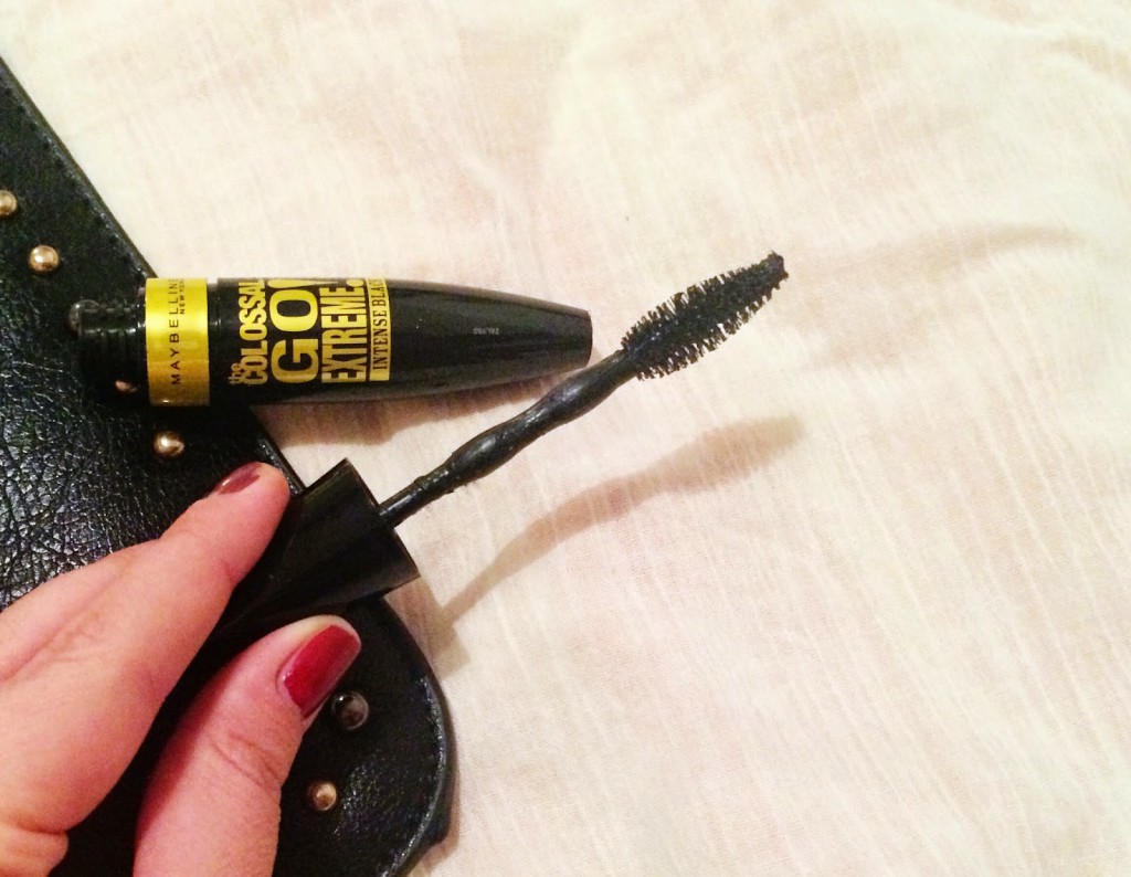the colossal extrame black maybelline