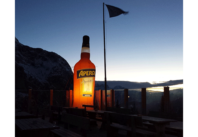 alleghe, igloo, aperol, outfit, neve, stivali, sorel party, aperol spritz, outfit da neve, blonde suite, everybody is welcome, igloo, alleghe