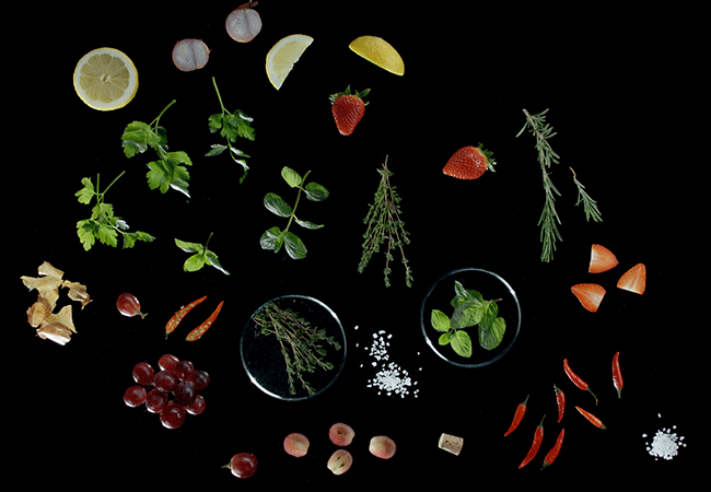 The-Invisible-Kitchen-di-miele-elementi-mercato