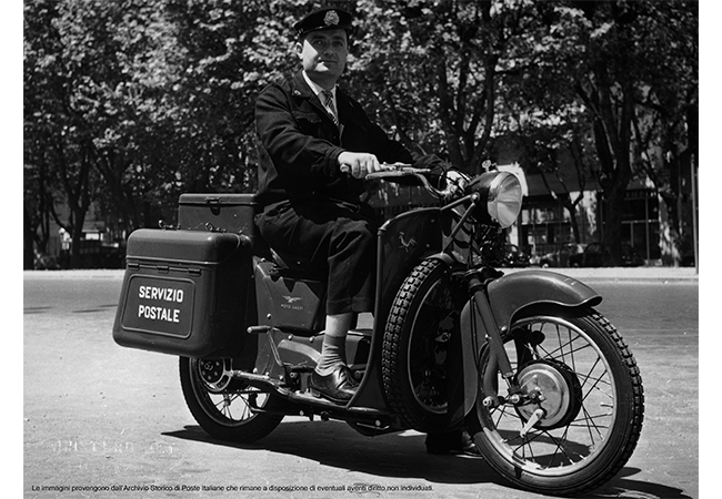 divise storiche portalettere italiani motorino postestyle