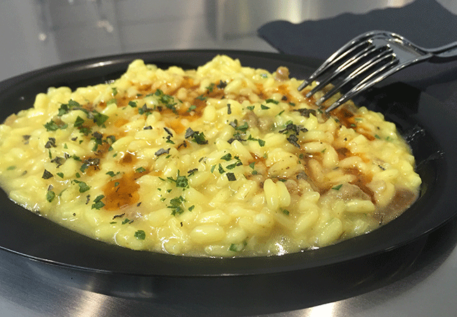 frecciainox-showroom-lissone-attrezzature-per-ristorazione-risotto-salamella-chef-riccardo-carminati