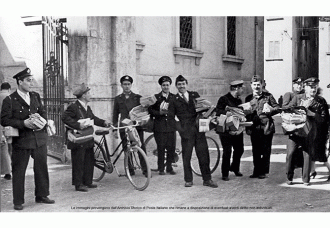 postestyle contest poste italiane divise portalettere
