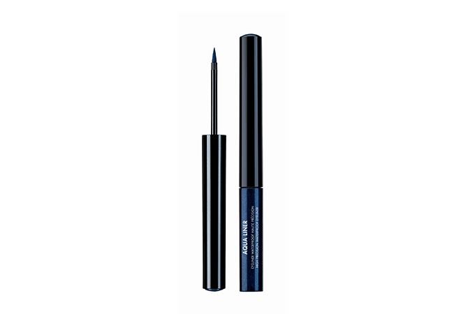 Makeup di Natale, makeupforever, trucco blu, blonde suite, eyeliner blu