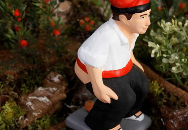 caganer, barcellona, spagna, blonde suite