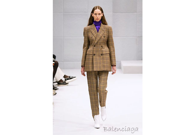  tailleur, blonde suite