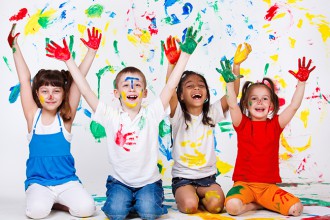 5 idee festa per bambini originale low cost teatro burattini clown giocolieri caccia al tesoro
