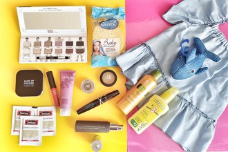 beauty case estivo come prepararlo per le vacanze trucchi profumerie web solari bambin