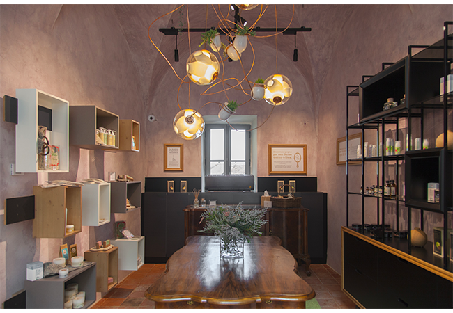 vistaterra-canavese-territorio-ivrea-enogastronomia-sostenibilita-cibo-goumet-ristorante-spa-biolago-sentieri-nel-verde-prodotti-locali-bottega-cosmetica